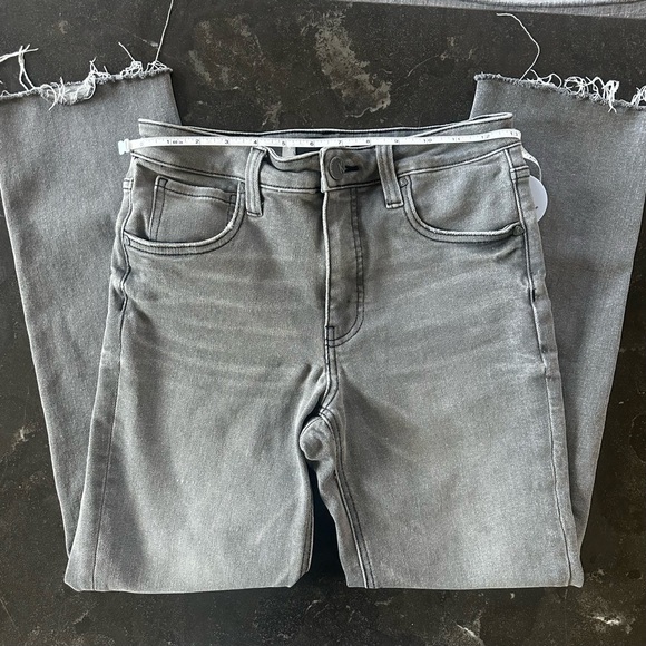 Kut from the Kloth Elizabeth High Rise Grey Straight Leg Jeans - Picture 2 of 7